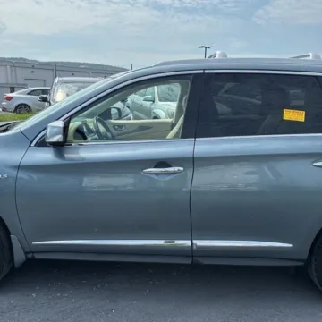 More photos of 2017 INFINITI QX60 at 101 Motors, NJ