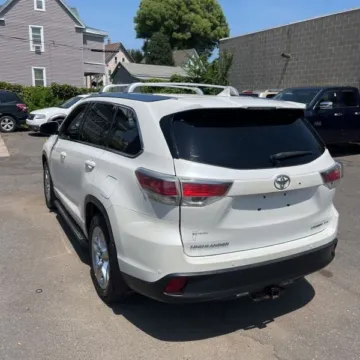More photos of 2015 Toyota Highlander Limited at 101 Motors, NJ