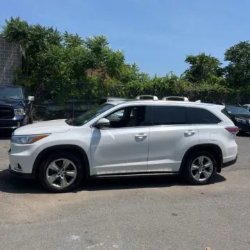 Another view of 2015 Toyota Highlander Limited for sale in Carlstadt, NJ at 101 Motors