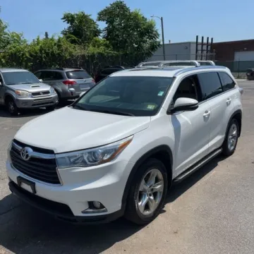 White 2015 Toyota Highlander Limited for sale in Carlstadt, NJ