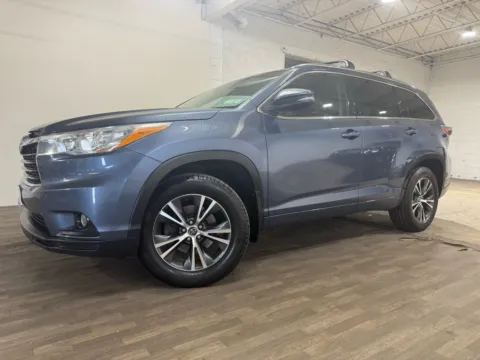 Photos of 2016 Toyota Highlander XLE for sale in Carlstadt, NJ at 101 Motors