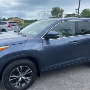 Photos of 2016 Toyota Highlander XLE for sale in Carlstadt, NJ at 101 Motors
