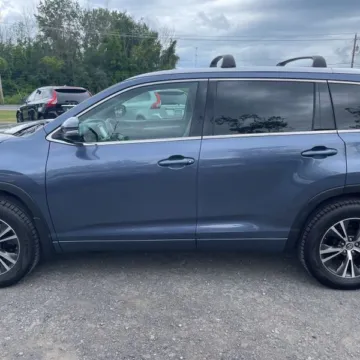 More photos of 2016 Toyota Highlander XLE at 101 Motors, NJ