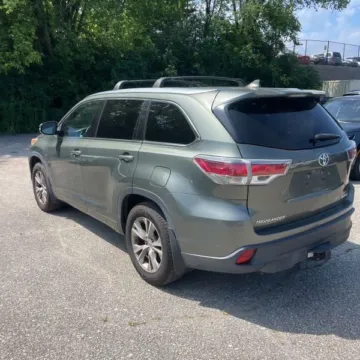 More photos of 2014 Toyota Highlander XLE at 101 Motors, NJ