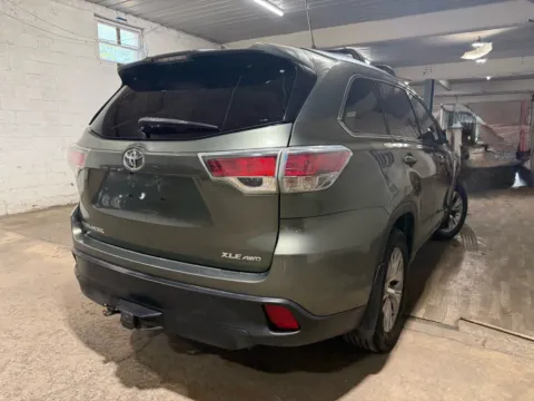 More photos of 2014 Toyota Highlander XLE at 101 Motors, NJ