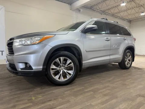 Photos of 2014 Toyota Highlander XLE for sale in Carlstadt, NJ at 101 Motors