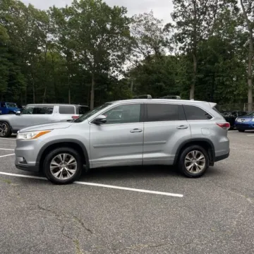 Another view of 2014 Toyota Highlander XLE for sale in Carlstadt, NJ at 101 Motors
