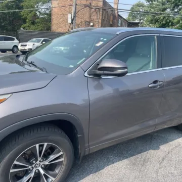 Photos of 2016 Toyota Highlander XLE for sale in Carlstadt, NJ at 101 Motors