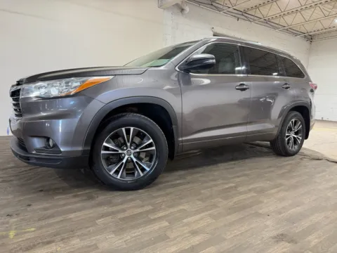 Photos of 2016 Toyota Highlander XLE for sale in Carlstadt, NJ at 101 Motors