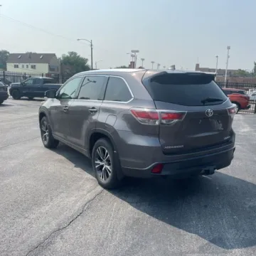More photos of 2016 Toyota Highlander XLE at 101 Motors, NJ
