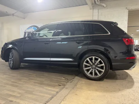 Another view of 2017 Audi Q7 3.0T quattro Premium Plus for sale in Carlstadt, NJ at 101 Motors