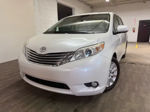 White 2012 Toyota Sienna Limited 7-Passenger for sale in Carlstadt, NJ