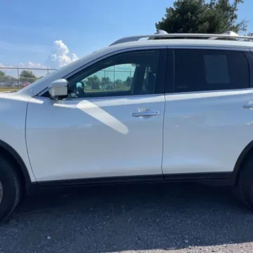 More photos of 2015 Nissan Rogue SL at 101 Motors, NJ