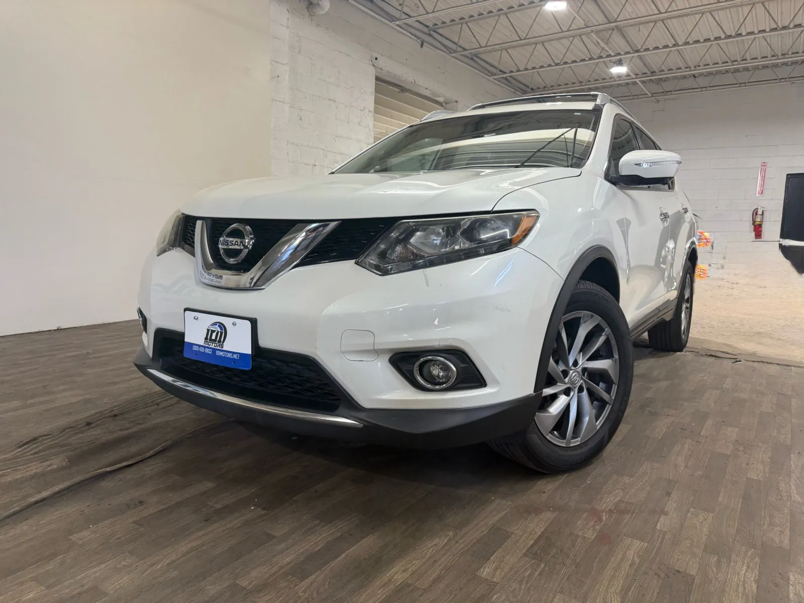 White 2015 Nissan Rogue SL for sale in Carlstadt, NJ