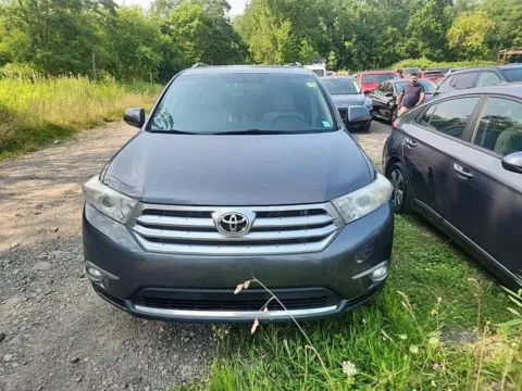 Photos of 2012 Toyota Highlander Limited for sale in Carlstadt, NJ at 101 Motors