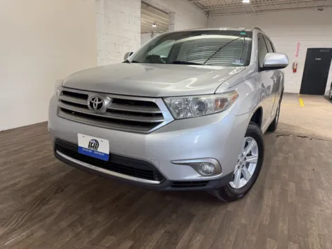 Photos of 2012 Toyota Highlander SE for sale in Carlstadt, NJ at 101 Motors