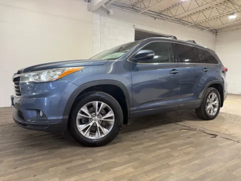 Photos of 2015 Toyota Highlander XLE for sale in Carlstadt, NJ at 101 Motors