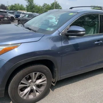 Photos of 2015 Toyota Highlander XLE for sale in Carlstadt, NJ at 101 Motors