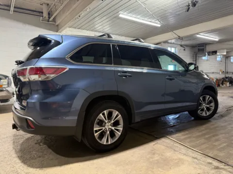 More photos of 2015 Toyota Highlander XLE at 101 Motors, NJ
