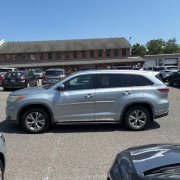 Another view of 2014 Toyota Highlander XLE for sale in Carlstadt, NJ at 101 Motors