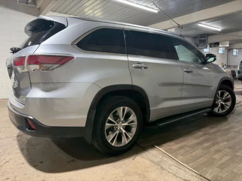 More photos of 2014 Toyota Highlander XLE at 101 Motors, NJ