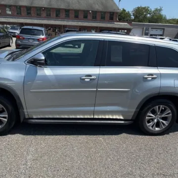 More photos of 2014 Toyota Highlander XLE at 101 Motors, NJ