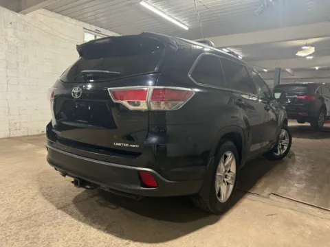 More photos of 2015 Toyota Highlander Limited Platinum at 101 Motors, NJ