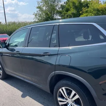 More photos of 2017 Honda Pilot EX-L at 101 Motors, NJ
