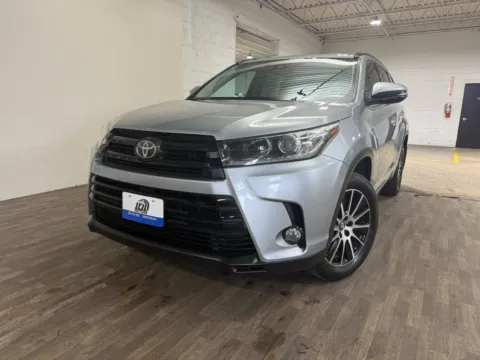 Silver 2017 Toyota Highlander SE for sale in Carlstadt, NJ