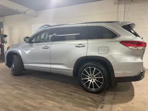 Another view of 2017 Toyota Highlander SE for sale in Carlstadt, NJ at 101 Motors