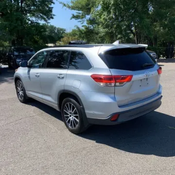 More photos of 2017 Toyota Highlander SE at 101 Motors, NJ