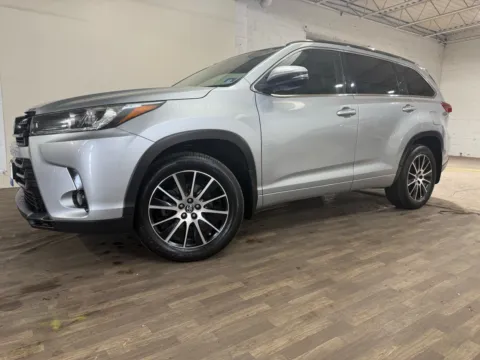 Photos of 2017 Toyota Highlander SE for sale in Carlstadt, NJ at 101 Motors