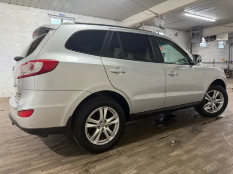 More photos of 2011 Hyundai SANTA FE Limited at 101 Motors, NJ