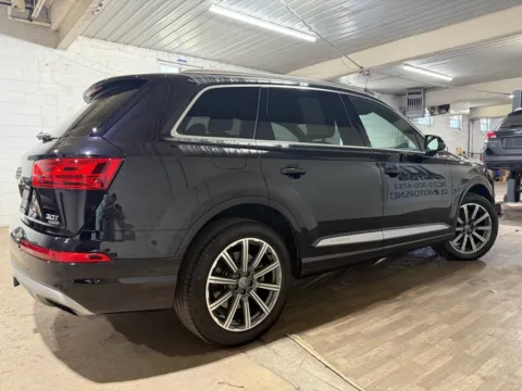 More photos of 2017 Audi Q7 3.0T quattro Premium Plus at 101 Motors, NJ