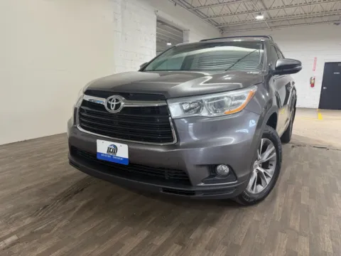 Gray 2014 Toyota Highlander XLE for sale in Carlstadt, NJ