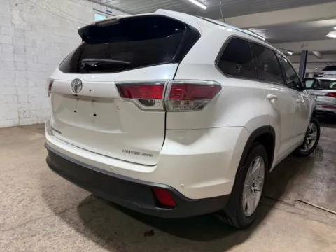 More photos of 2016 Toyota Highlander Limited at 101 Motors, NJ