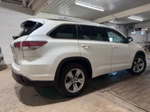 More photos of 2016 Toyota Highlander Limited at 101 Motors, NJ