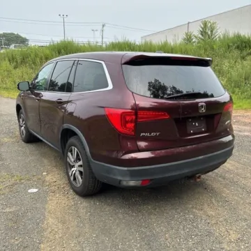 More photos of 2017 Honda Pilot EX-L w/Navi at 101 Motors, NJ