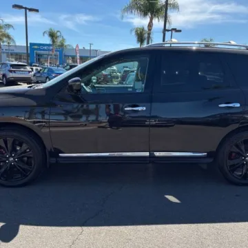 More photos of 2017 Nissan Pathfinder Platinum at 101 Motors, NJ