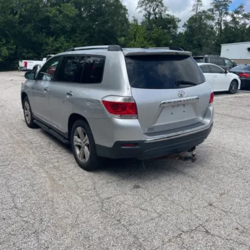 More photos of 2013 Toyota Highlander Limited at 101 Motors, NJ