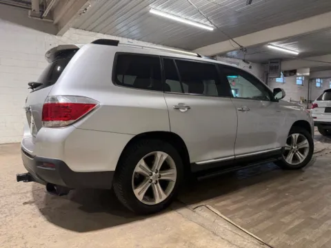 More photos of 2013 Toyota Highlander Limited at 101 Motors, NJ