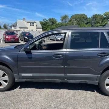 More photos of 2012 Subaru Outback 2.5i Limited at 101 Motors, NJ