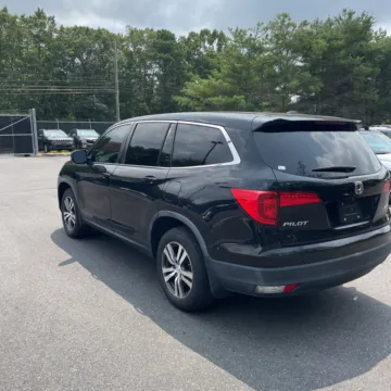 More photos of 2017 Honda Pilot EX-L at 101 Motors, NJ