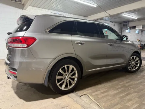 More photos of 2016 Kia Sorento SX Limited V6 at 101 Motors, NJ