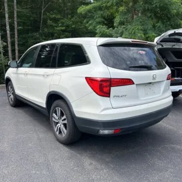 More photos of 2017 Honda Pilot EX-L at 101 Motors, NJ