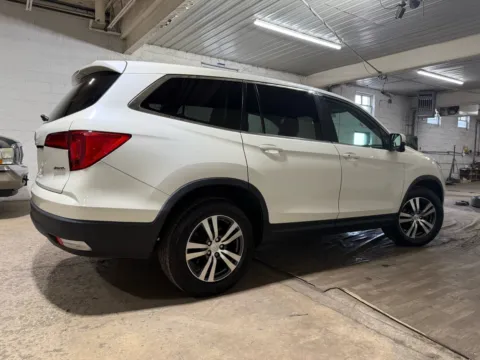 More photos of 2017 Honda Pilot EX-L at 101 Motors, NJ