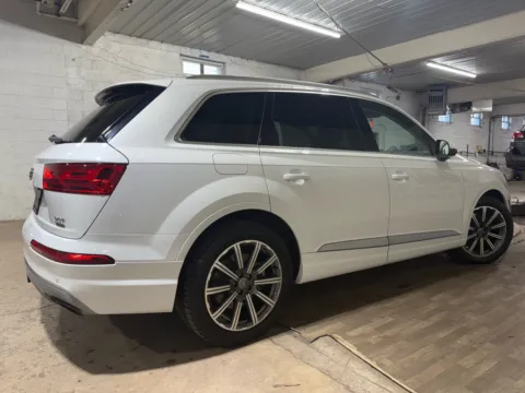 More photos of 2017 Audi Q7 3.0T quattro Prestige at 101 Motors, NJ