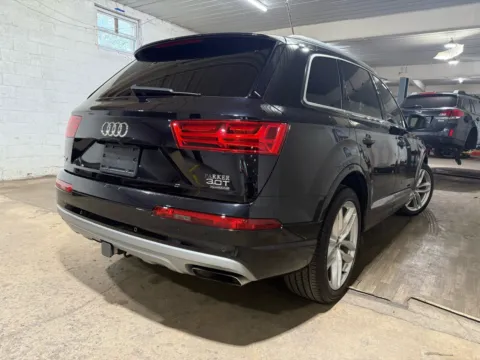 More photos of 2018 Audi Q7 3.0T quattro Prestige at 101 Motors, NJ
