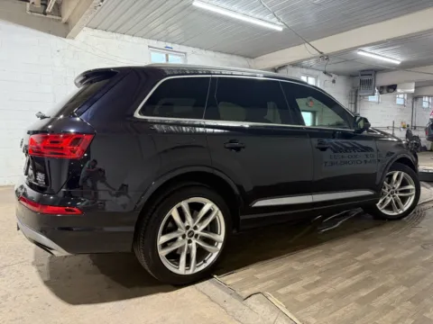 More photos of 2018 Audi Q7 3.0T quattro Prestige at 101 Motors, NJ