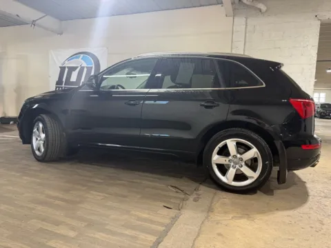Another view of 2010 Audi Q5 3.2 quattro Prestige for sale in Carlstadt, NJ at 101 Motors